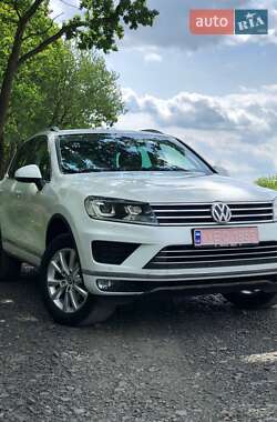 Внедорожник / Кроссовер Volkswagen Touareg 2016 в 
