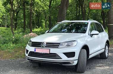 Внедорожник / Кроссовер Volkswagen Touareg 2016 в 