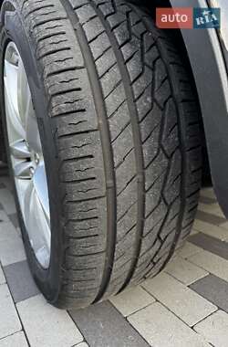 Внедорожник / Кроссовер Volkswagen Touareg 2010 в 