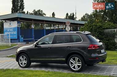 Внедорожник / Кроссовер Volkswagen Touareg 2010 в 