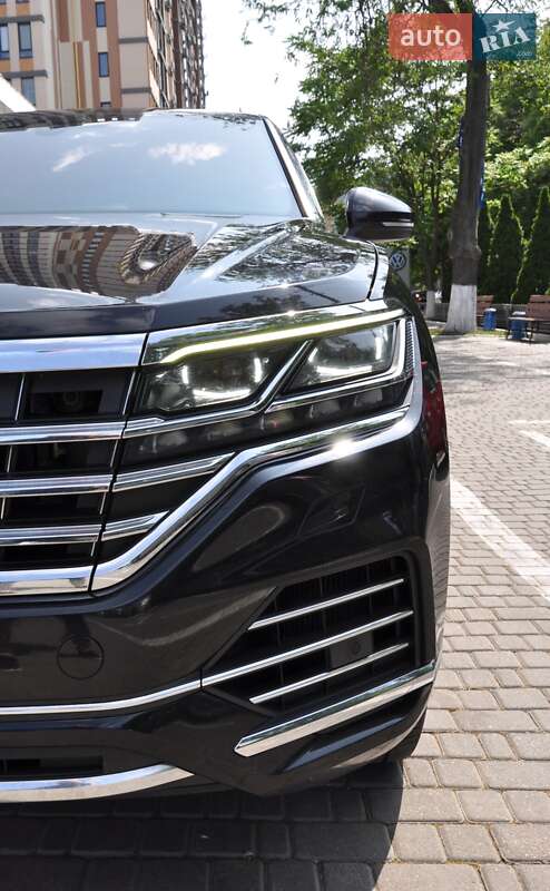 Внедорожник / Кроссовер Volkswagen Touareg 2018 в Одессе