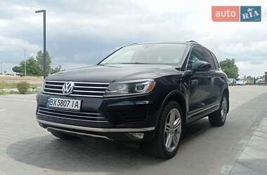 Внедорожник / Кроссовер Volkswagen Touareg 2014 в 