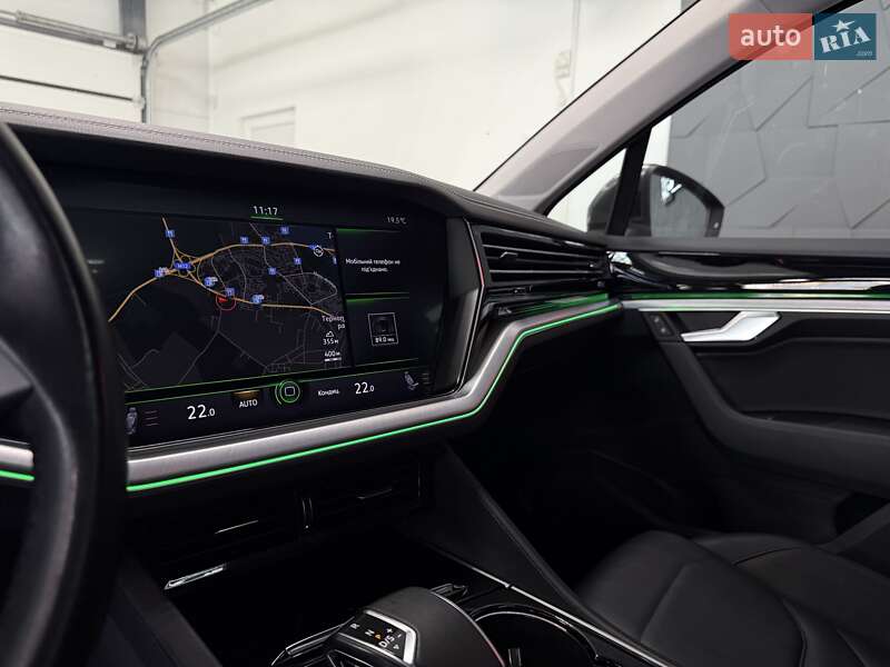 Позашляховик / Кросовер Volkswagen Touareg 2019 в Тернополі