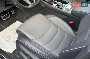 Позашляховик / Кросовер Volkswagen Touareg 2022 в 