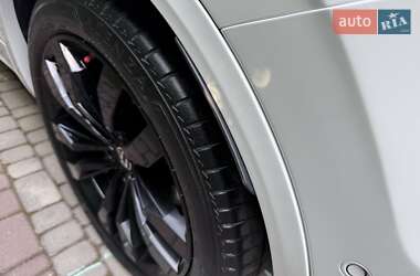 Позашляховик / Кросовер Volkswagen Touareg 2022 в 