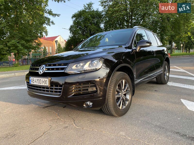 Внедорожник / Кроссовер Volkswagen Touareg 2013 в Виннице