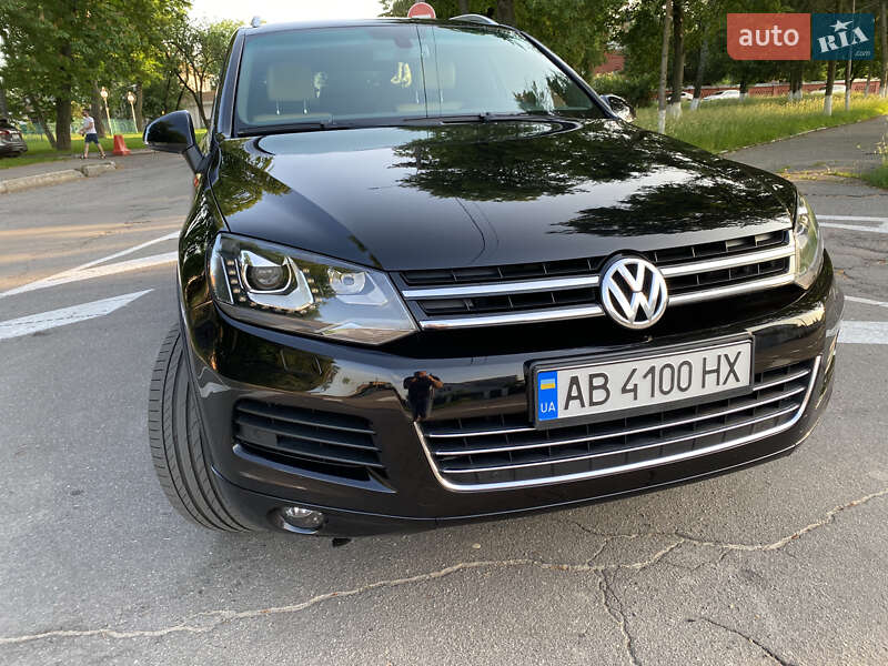 Внедорожник / Кроссовер Volkswagen Touareg 2013 в Виннице