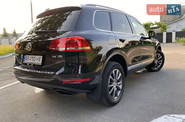 Внедорожник / Кроссовер Volkswagen Touareg 2013 в 