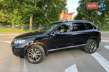 Внедорожник / Кроссовер Volkswagen Touareg 2013 в 
