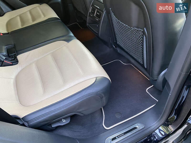 Внедорожник / Кроссовер Volkswagen Touareg 2013 в Виннице
