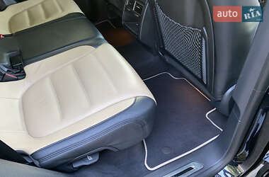 Внедорожник / Кроссовер Volkswagen Touareg 2013 в 
