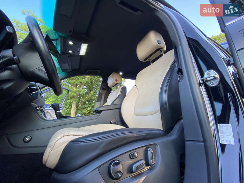 Внедорожник / Кроссовер Volkswagen Touareg 2013 в Виннице