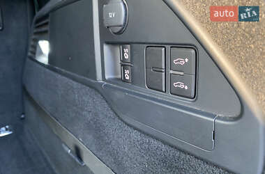 Внедорожник / Кроссовер Volkswagen Touareg 2013 в 