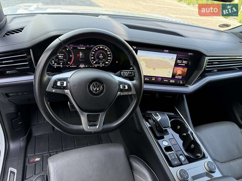 Внедорожник / Кроссовер Volkswagen Touareg 2019 в Луцке