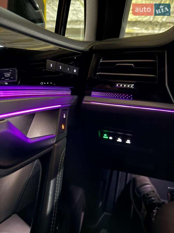 Внедорожник / Кроссовер Volkswagen Touareg 2019 в Луцке