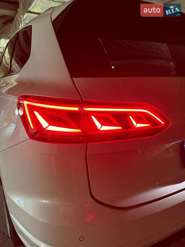 Внедорожник / Кроссовер Volkswagen Touareg 2019 в Луцке