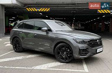 Позашляховик / Кросовер Volkswagen Touareg 2020 в Києві