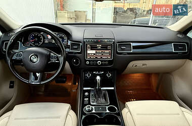 Внедорожник / Кроссовер Volkswagen Touareg 2016 в 