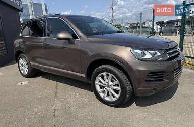 Внедорожник / Кроссовер Volkswagen Touareg 2012 в 