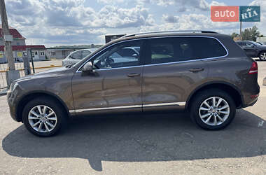 Внедорожник / Кроссовер Volkswagen Touareg 2012 в 