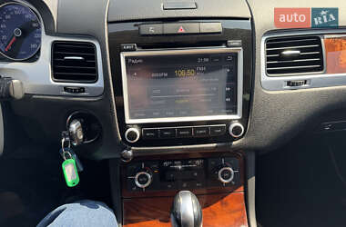 Внедорожник / Кроссовер Volkswagen Touareg 2012 в 
