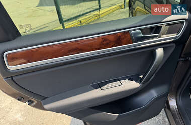 Внедорожник / Кроссовер Volkswagen Touareg 2012 в 