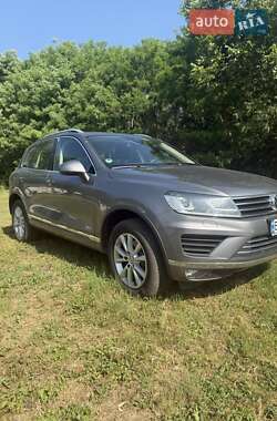 Внедорожник / Кроссовер Volkswagen Touareg 2017 в Полтаве