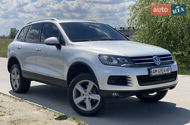 Внедорожник / Кроссовер Volkswagen Touareg 2011 в Киеве