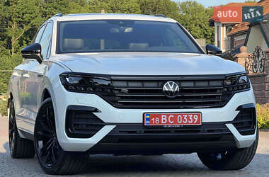 Позашляховик / Кросовер Volkswagen Touareg 2022 в 