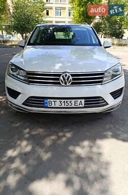 Позашляховик / Кросовер Volkswagen Touareg 2015 в Херсоні