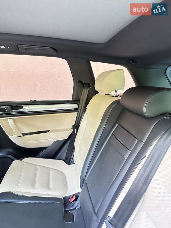 Внедорожник / Кроссовер Volkswagen Touareg 2017 в Белгороде-Днестровском