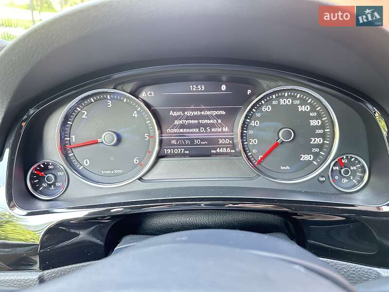 Внедорожник / Кроссовер Volkswagen Touareg 2017 в Белгороде-Днестровском