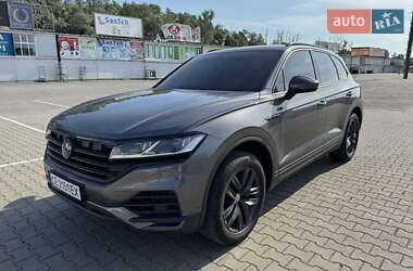 Внедорожник / Кроссовер Volkswagen Touareg 2018 в Черновцах