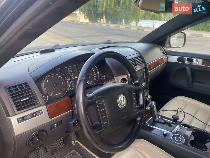 Позашляховик / Кросовер Volkswagen Touareg 2006 в Тростянці