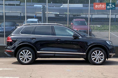 Внедорожник / Кроссовер Volkswagen Touareg 2018 в 