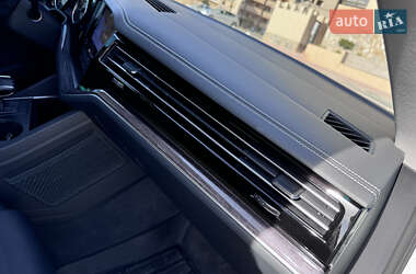 Внедорожник / Кроссовер Volkswagen Touareg 2021 в 