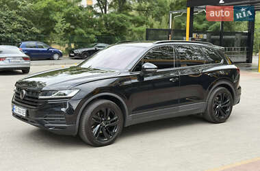 Внедорожник / Кроссовер Volkswagen Touareg 2021 в 