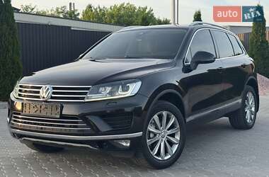 Внедорожник / Кроссовер Volkswagen Touareg 2015 в Тернополе