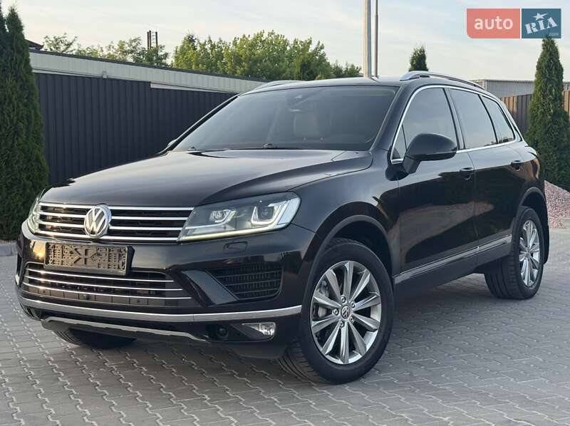 Позашляховик / Кросовер Volkswagen Touareg 2015 в 
