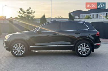 Позашляховик / Кросовер Volkswagen Touareg 2015 в 