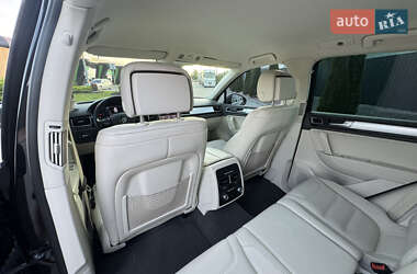 Позашляховик / Кросовер Volkswagen Touareg 2015 в 