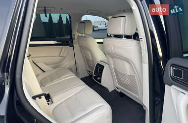 Позашляховик / Кросовер Volkswagen Touareg 2015 в 
