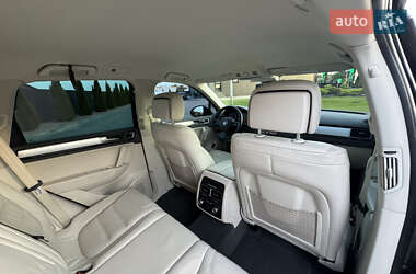 Позашляховик / Кросовер Volkswagen Touareg 2015 в 