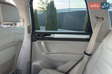 Позашляховик / Кросовер Volkswagen Touareg 2015 в 