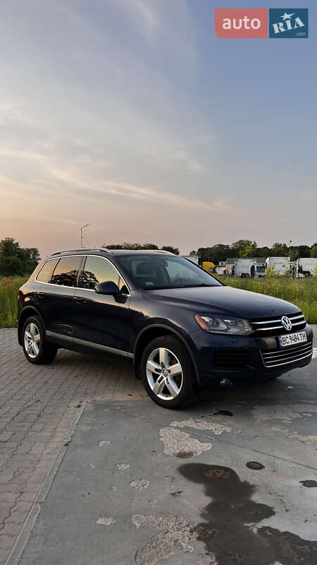 Внедорожник / Кроссовер Volkswagen Touareg 2012 в Радехове