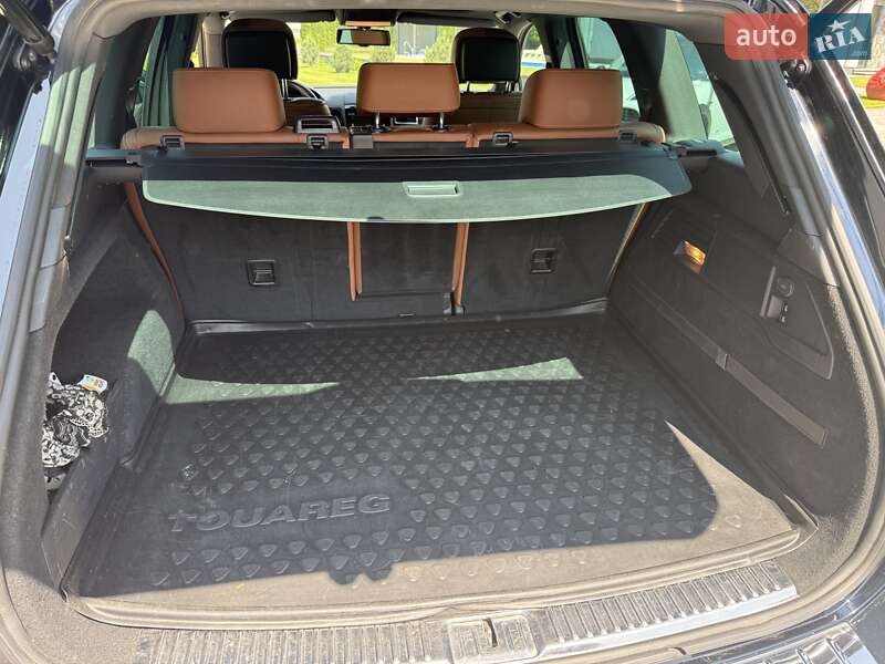 Позашляховик / Кросовер Volkswagen Touareg 2013 в Києві