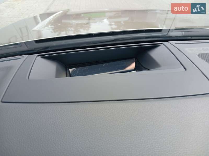 Внедорожник / Кроссовер Volkswagen Touareg 2018 в Киеве