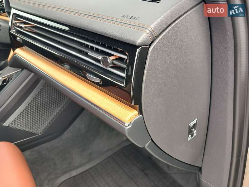 Внедорожник / Кроссовер Volkswagen Touareg 2018 в Киеве