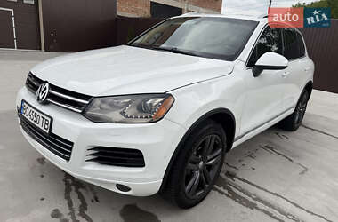 Внедорожник / Кроссовер Volkswagen Touareg 2012 в Львове