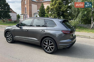 Внедорожник / Кроссовер Volkswagen Touareg 2020 в 